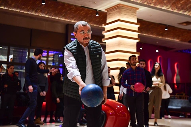 Ataşehir Belediye Başkan Adayı İsmail Erdem`den bowling şov
