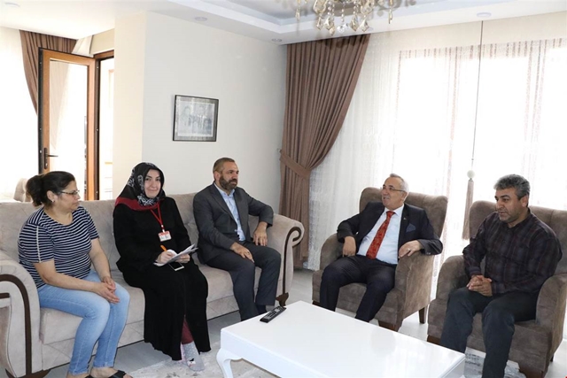 Sancaktepe Kaymakamı Adnan Çakıroğlu, Şehit Ailelerini ziyaret etti