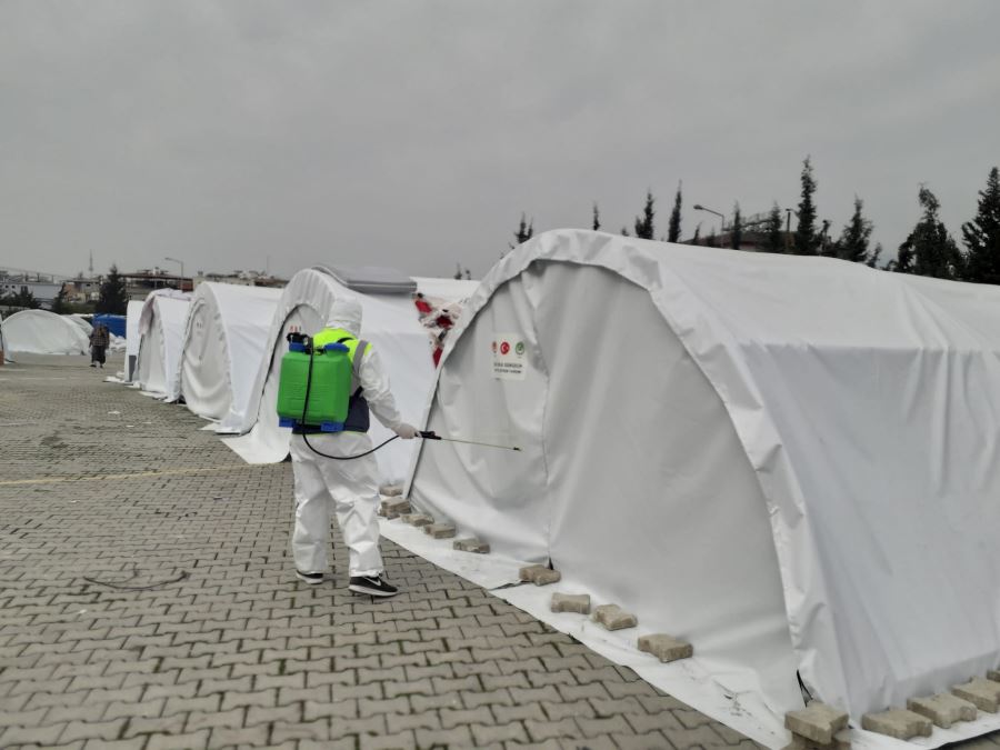 GÖLCÜK BELEDİYESİ DEPREM BÖLGESİNDE ÇALIŞMALARINI SÜRDÜRÜYOR