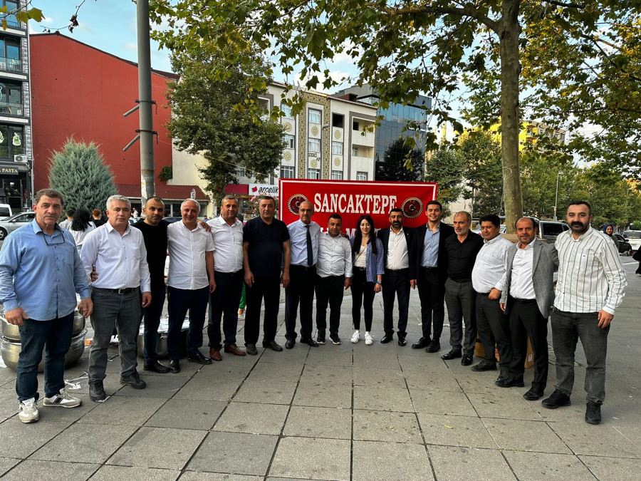 Sancaktepe Muhtarları Aşure Lokmalarını paylaştı