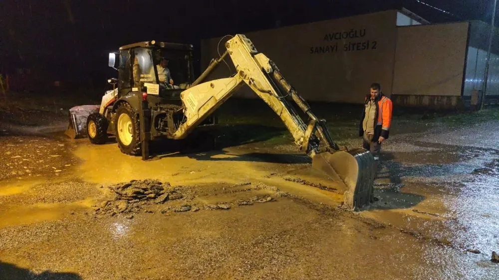  Edremit Belediyesi yağışlara karşı 7/24 çalışıyor