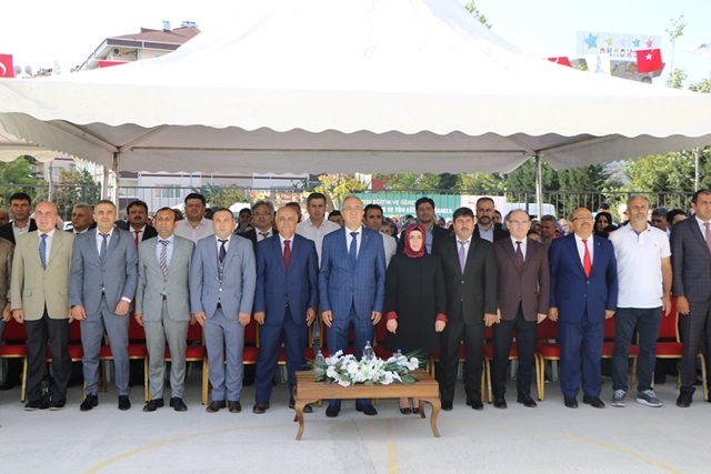 Sancaktepe?de Yeni Eğitim Öğretim Yılı Coşku İçinde Başladı